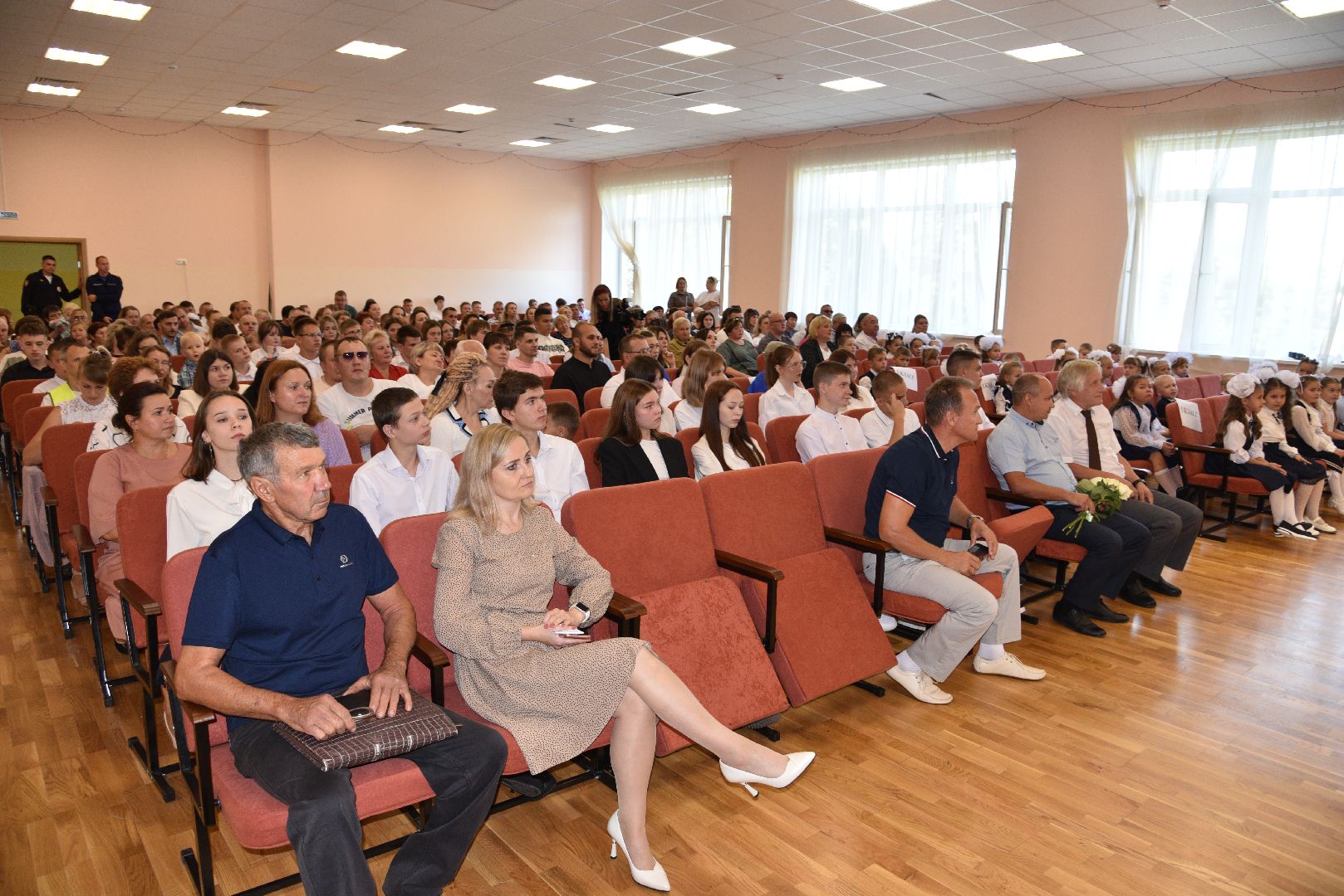 лотошино, лотошинская школа 2, образование, первый звонок, день знаний,