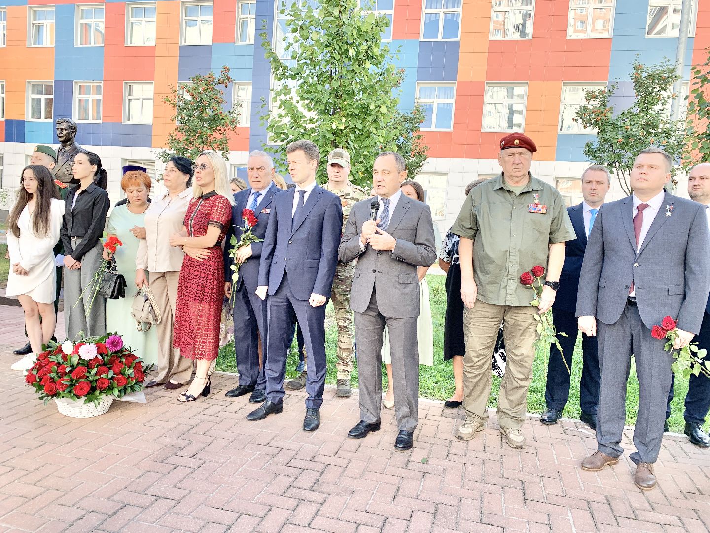 Балашиха, Подмосковье, Памятники, Герои РФ, участники сво, школы, День знаний,