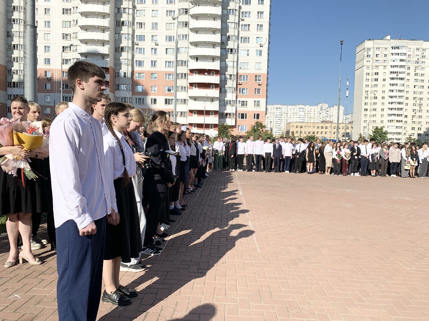 Балашиха, Подмосковье, Памятники, Герои РФ, участники сво, школы, День знаний,