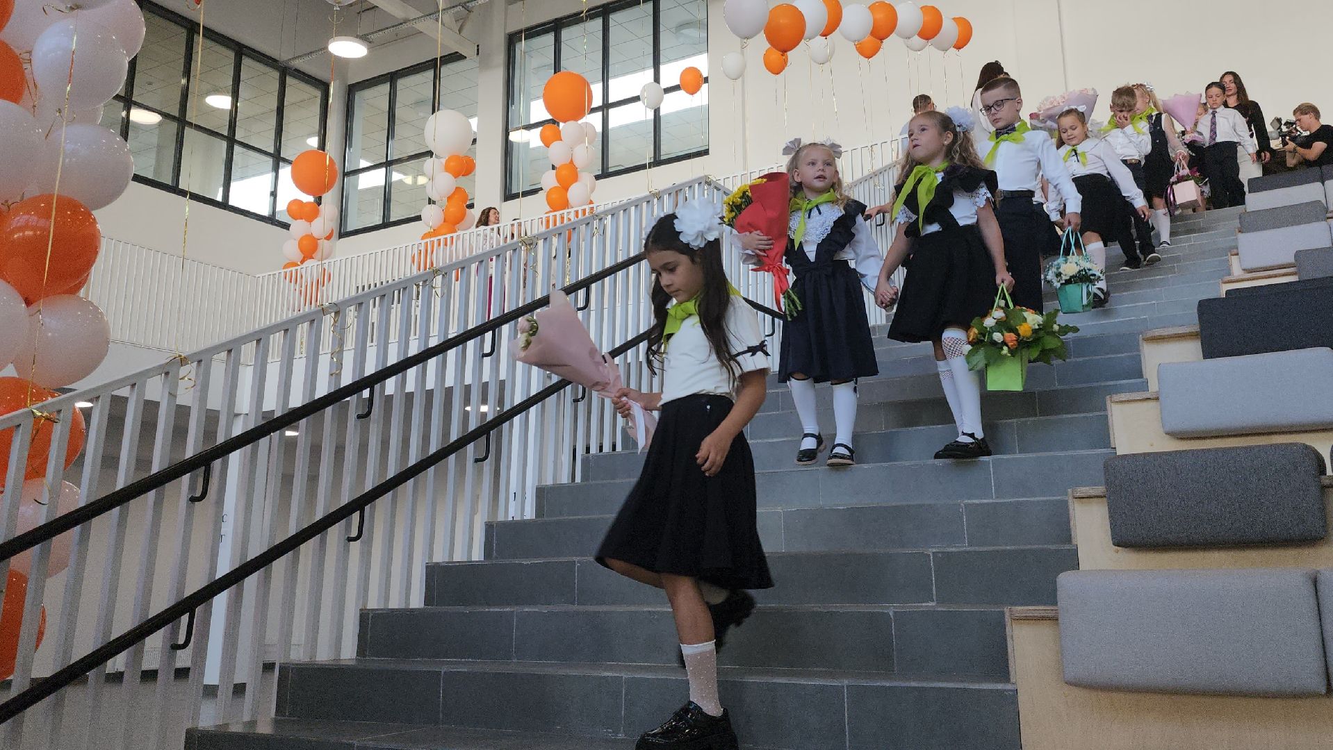 новый корпус, первый звонок, выпускные экзамены, мытищи,