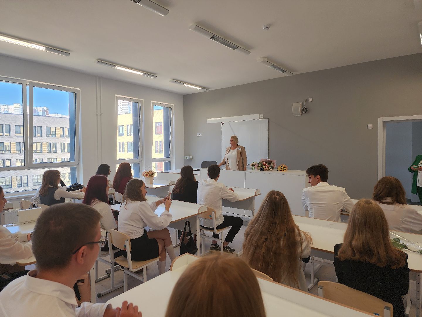 новый корпус, первый звонок, выпускные экзамены, мытищи,