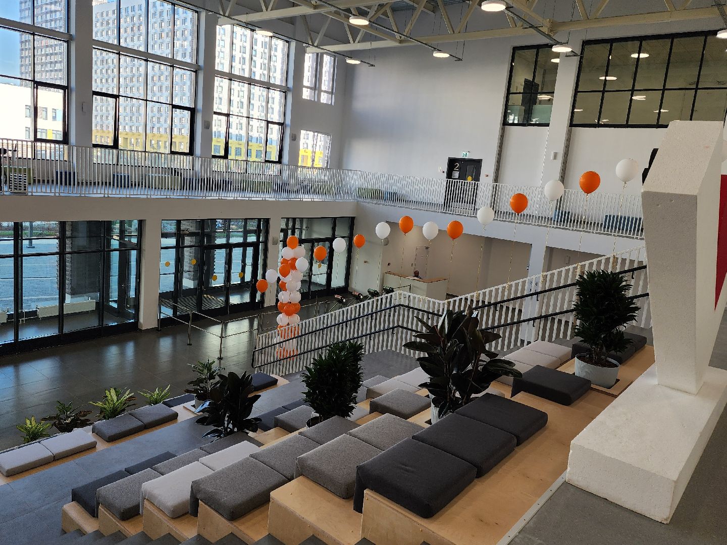 новый корпус, первый звонок, выпускные экзамены, мытищи,