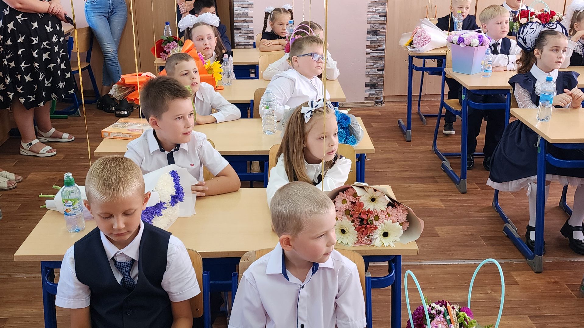 Бронницы, День знаний, торжественная линейка, Первоклассники, День знаний в школе,