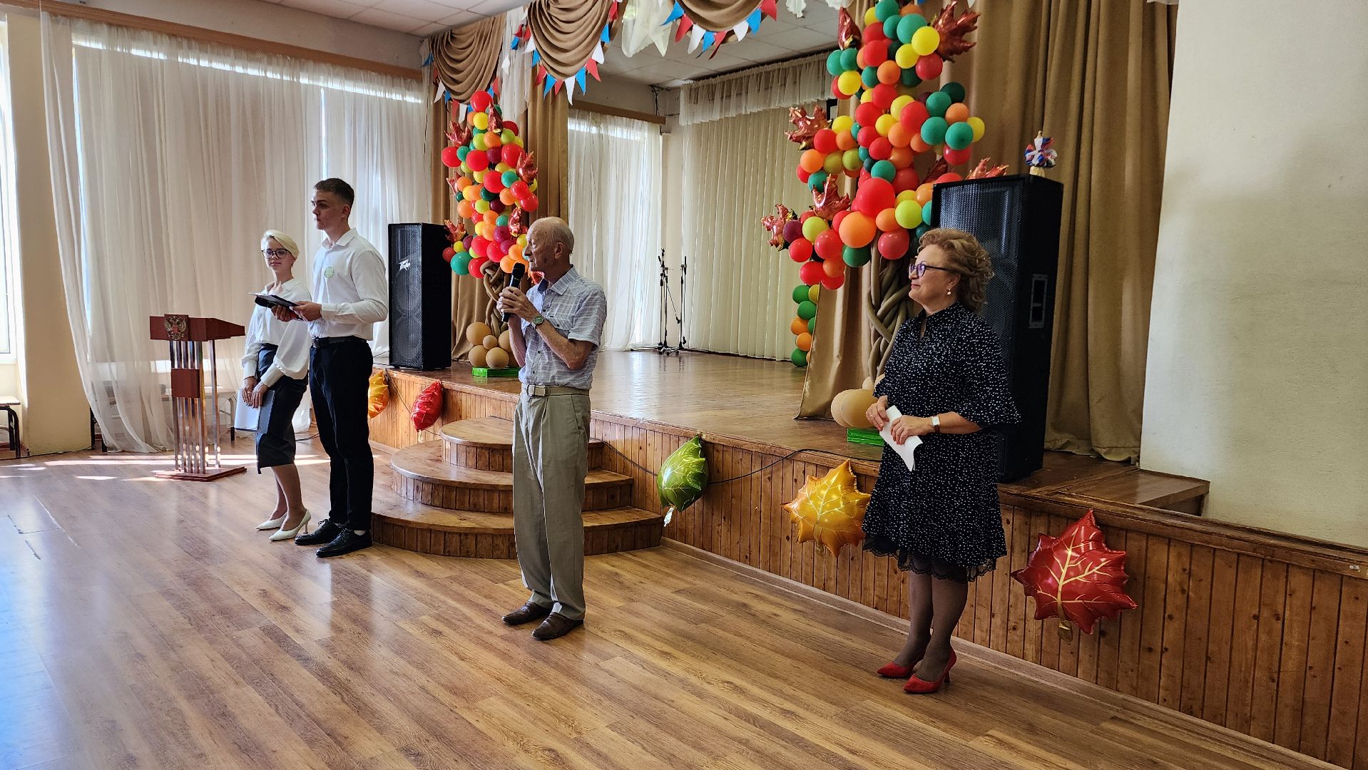 Бронницы, День знаний, торжественная линейка, Первоклассники, День знаний в школе,