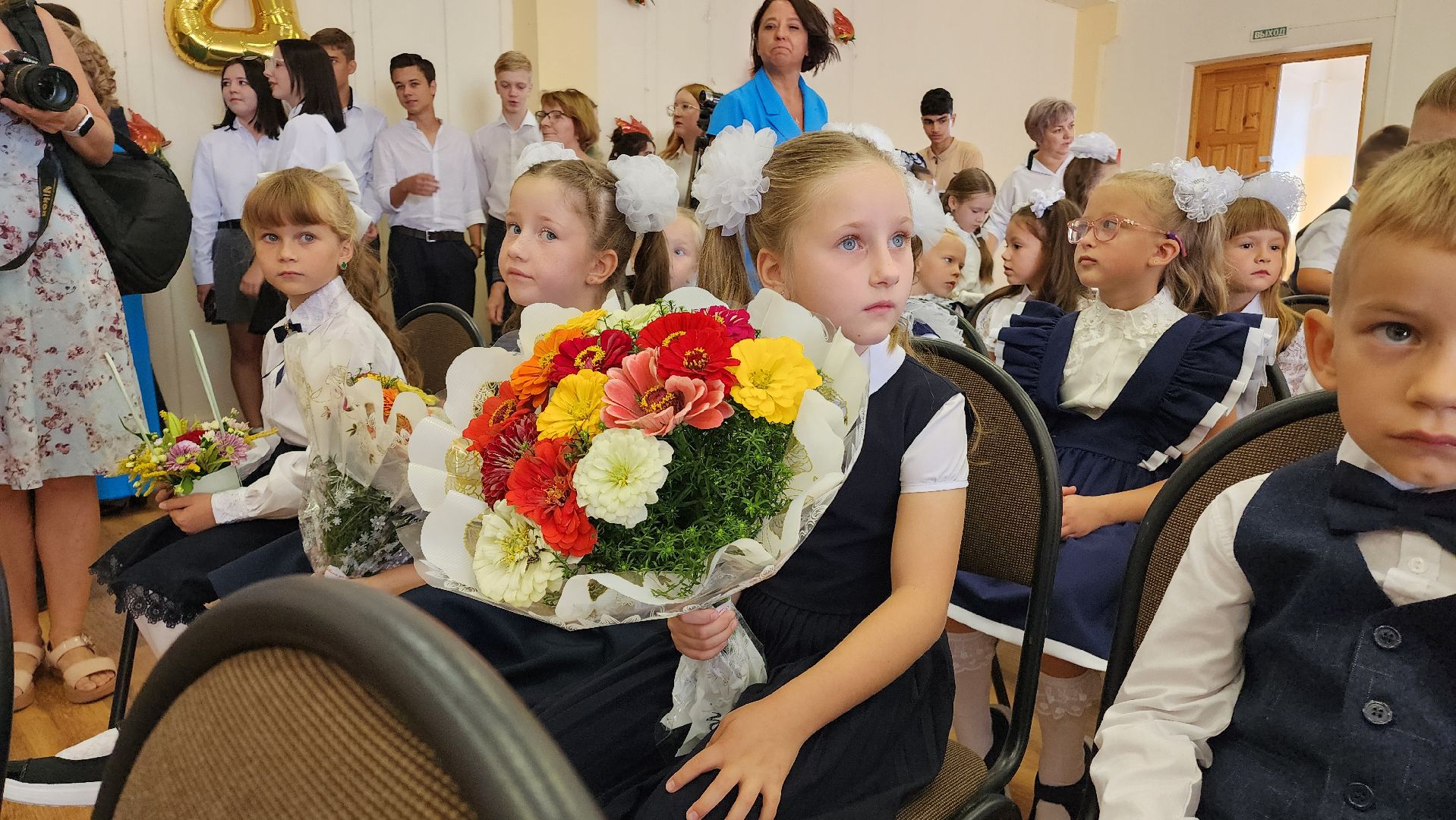 Бронницы, День знаний, торжественная линейка, Первоклассники, День знаний в школе,