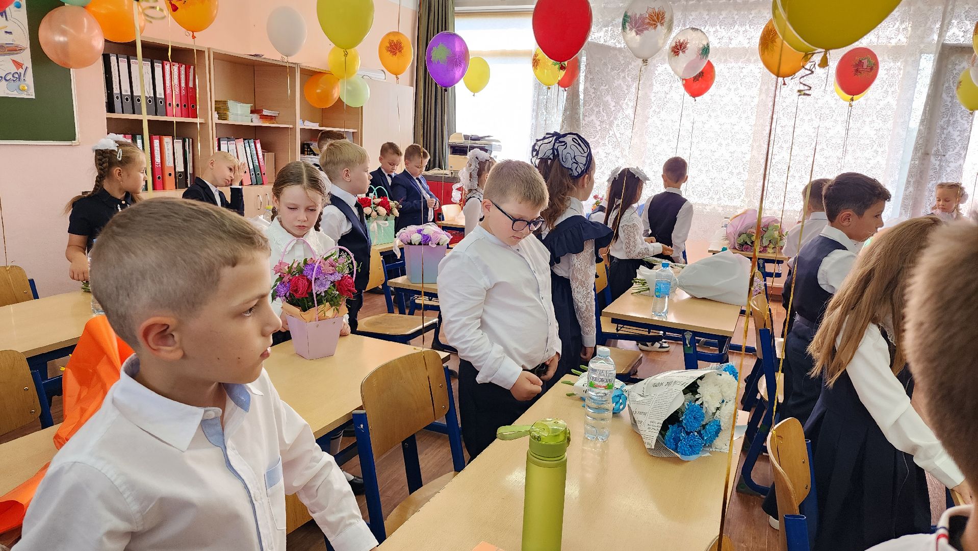 Бронницы, День знаний, торжественная линейка, Первоклассники, День знаний в школе,