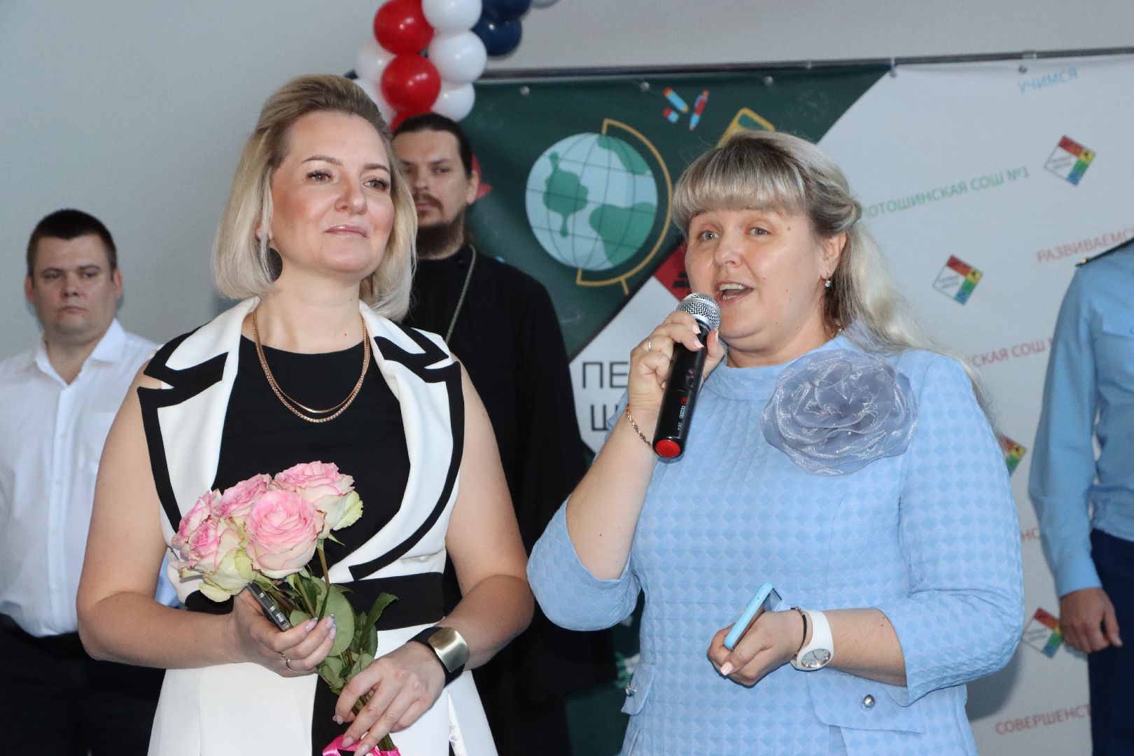 лотошино, лотошинская школа 1, образование, первый звонок, день знаний,