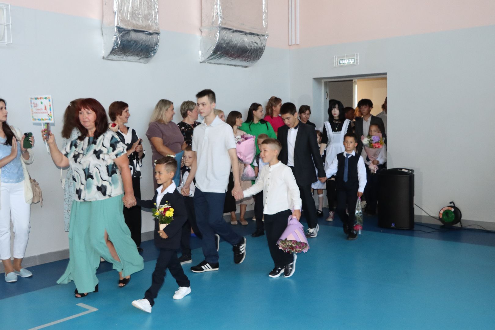 лотошино, лотошинская школа 1, образование, первый звонок, день знаний,