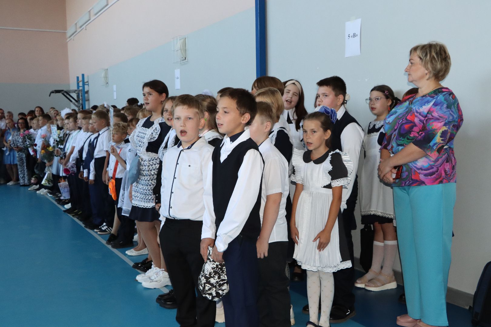 лотошино, лотошинская школа 1, образование, первый звонок, день знаний,