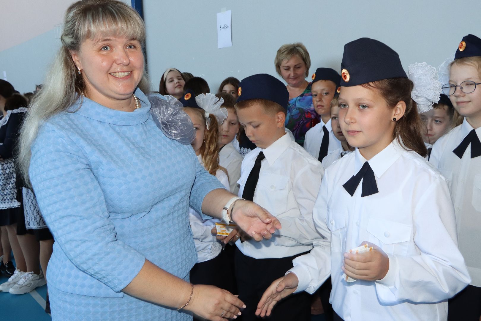 лотошино, лотошинская школа 1, образование, первый звонок, день знаний,