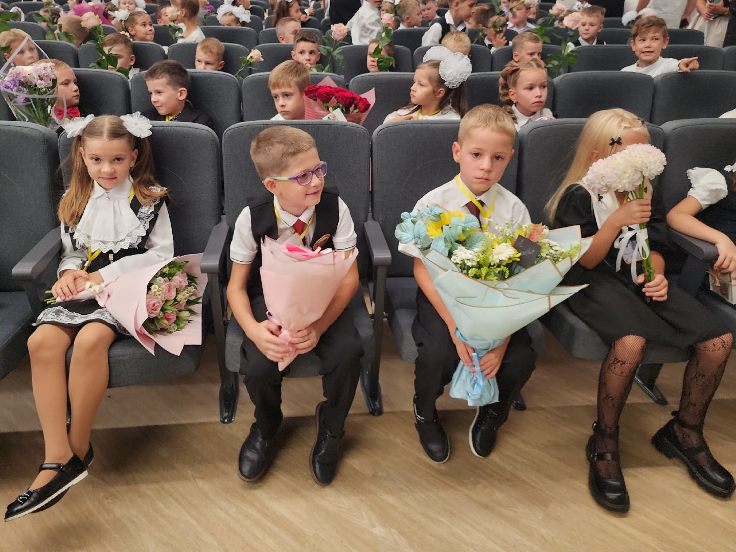 новая школа, первый звонок,