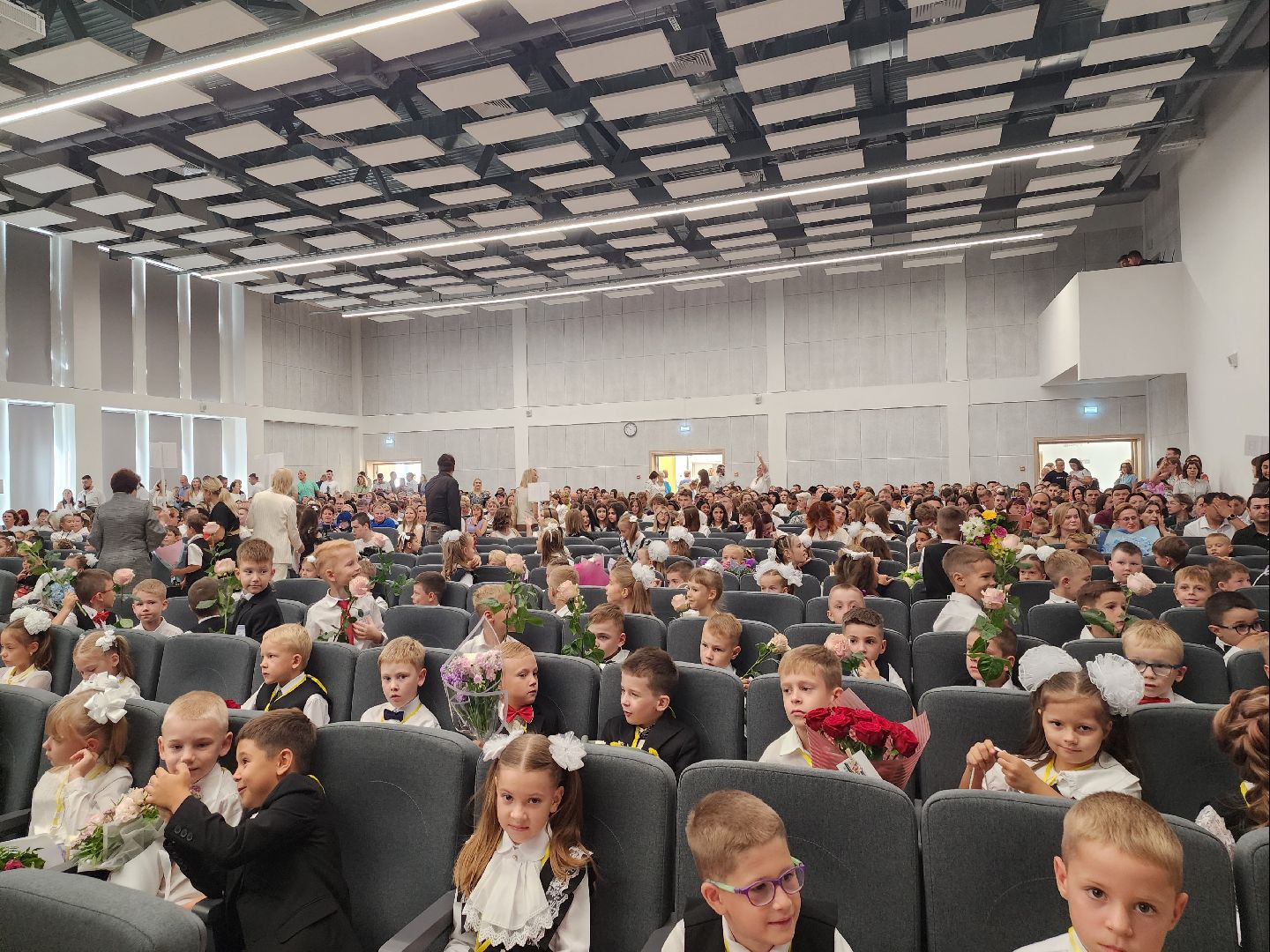 новая школа, первый звонок,