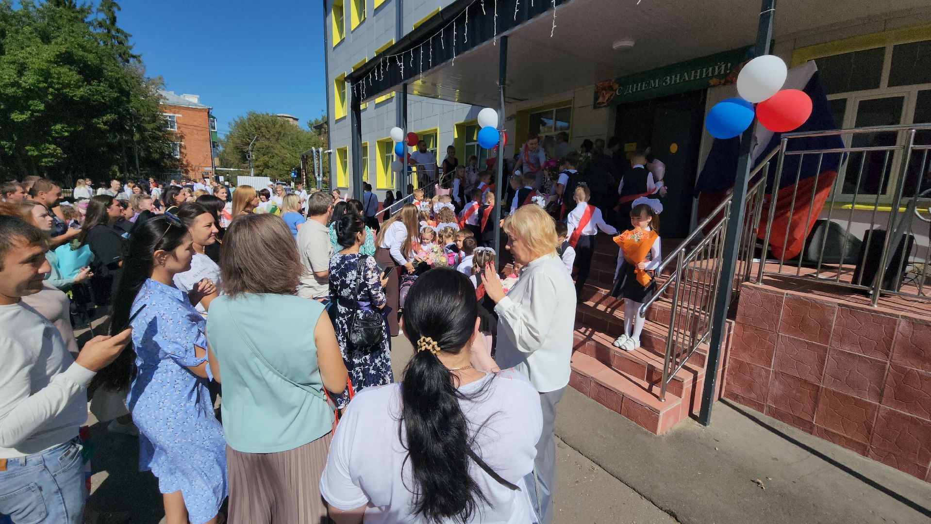 серпухов, поселок пролетарский, пролетарская школа, день знаний, депутат госдумы, первоклассники,
