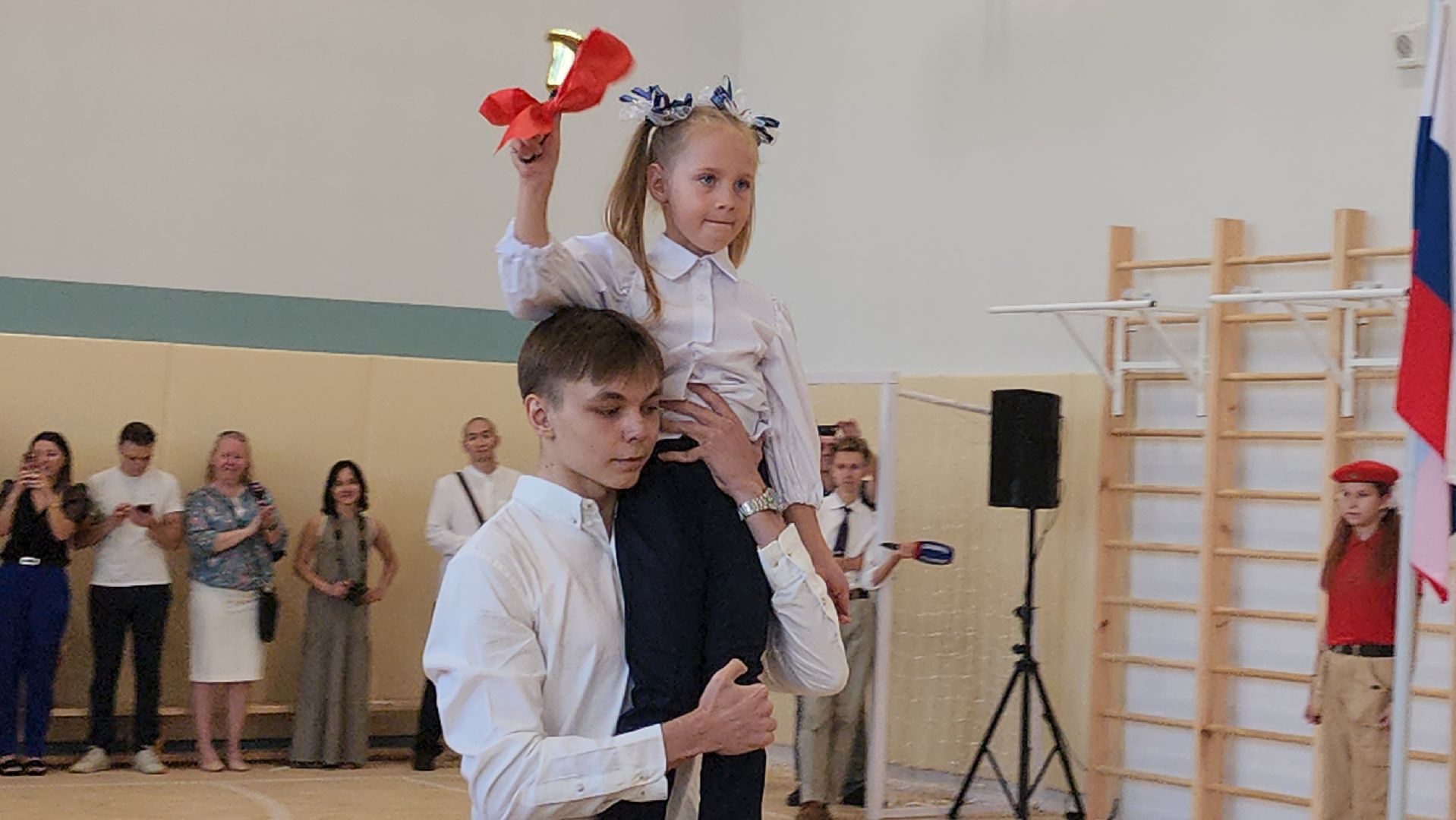 новый корпус, первый звонок,