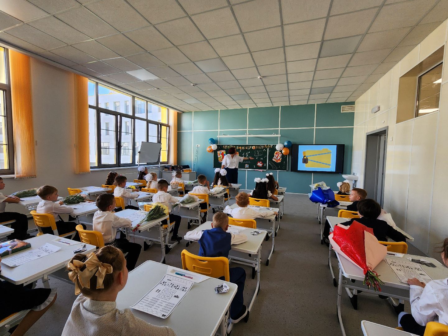 новый корпус, первый звонок,