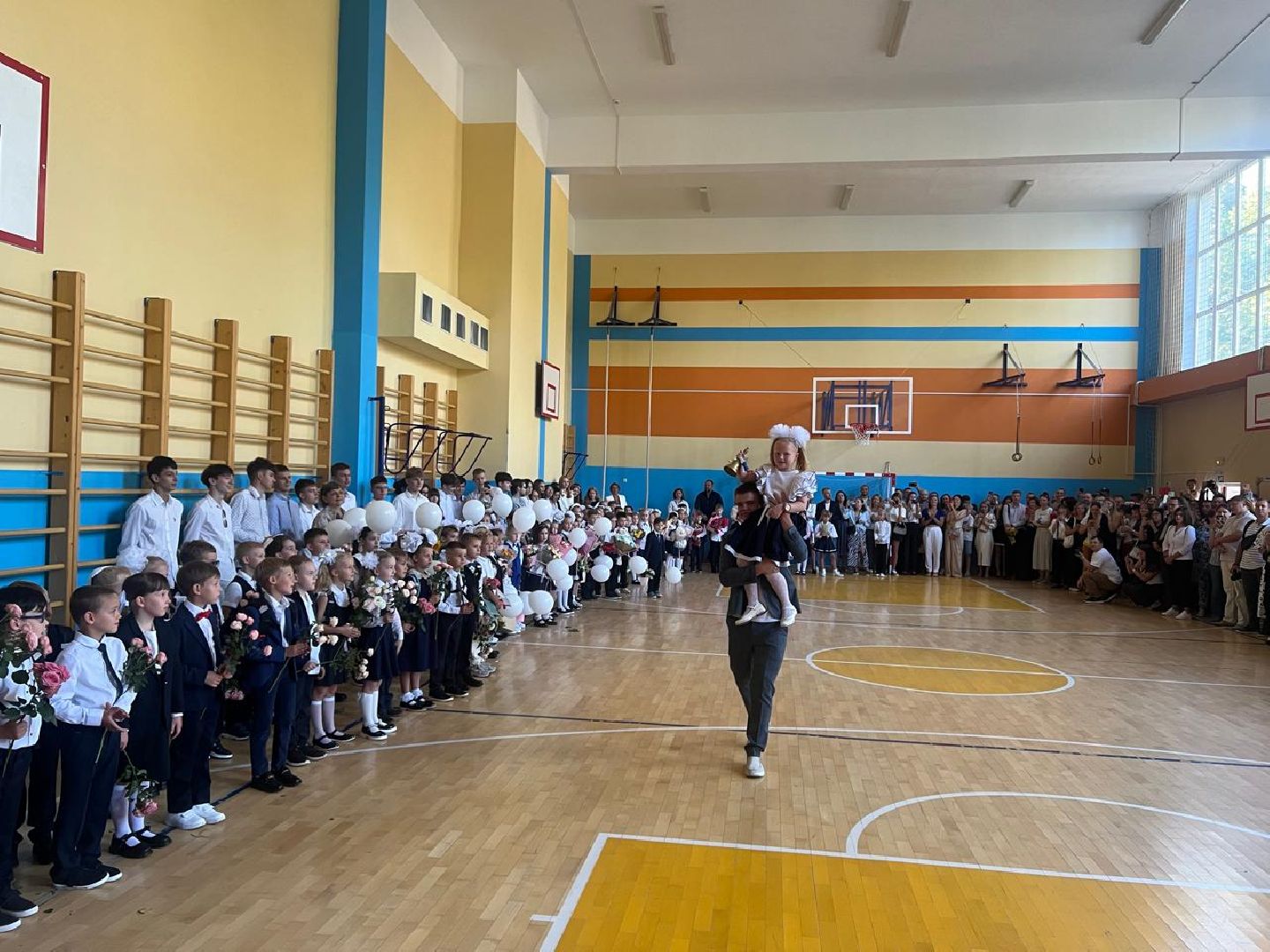 пушкино, школа 1, день знаний, торжественная линейка, первоклассники,