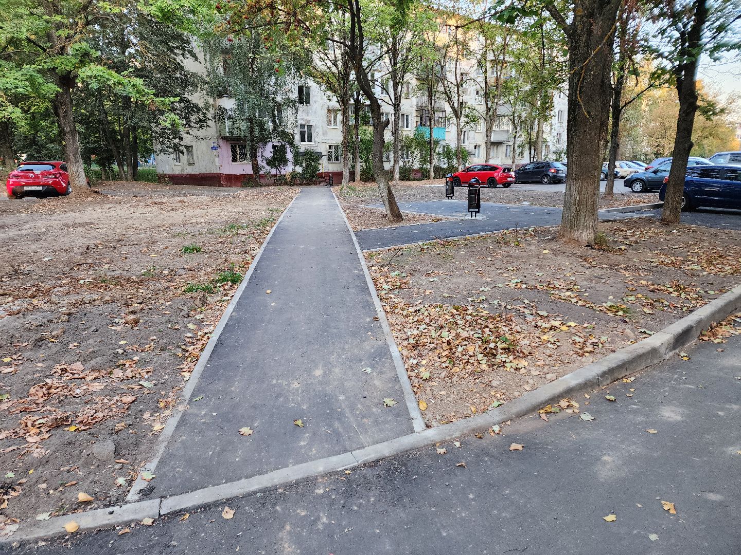 Чехов, улица Гагарина, комплексное благоустройство двора, дворовая территория, формирование комфортной городской среды, парковки, проезды, пешеходная дорожка,