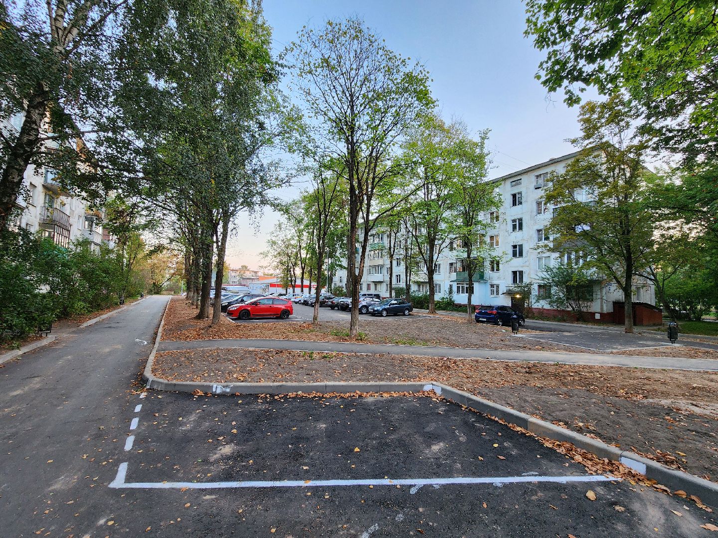 Чехов, улица Гагарина, комплексное благоустройство двора, дворовая территория, формирование комфортной городской среды, парковки, проезды, пешеходная дорожка,