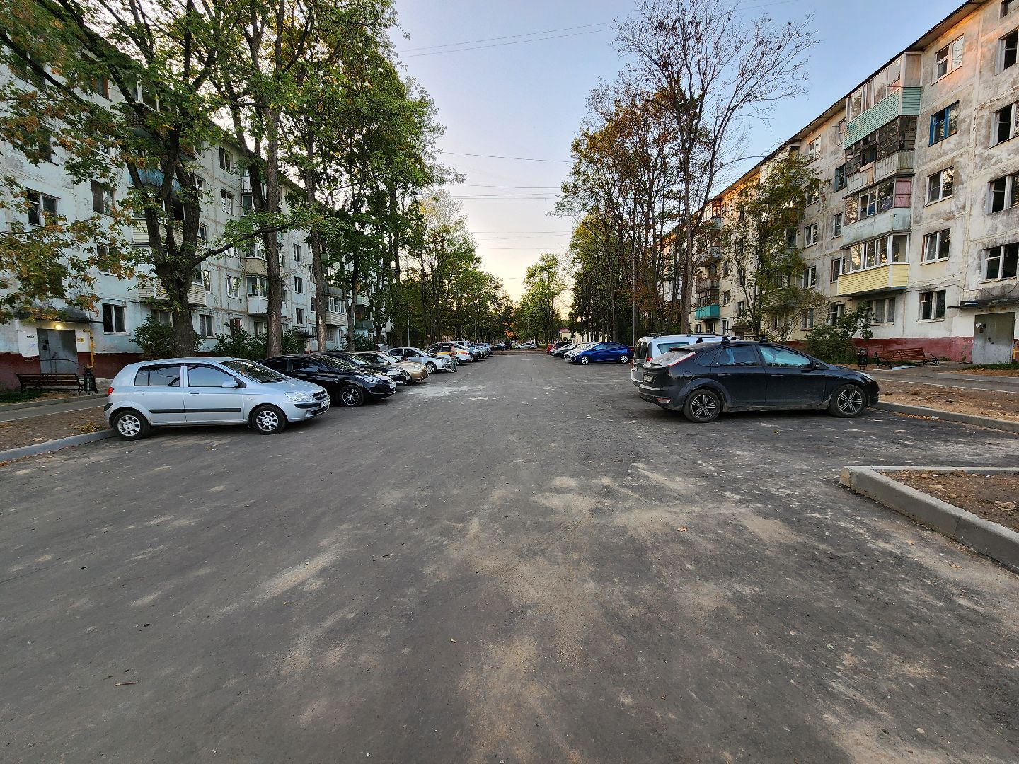 Чехов, улица Гагарина, комплексное благоустройство двора, дворовая территория, формирование комфортной городской среды, парковки, проезды, пешеходная дорожка,