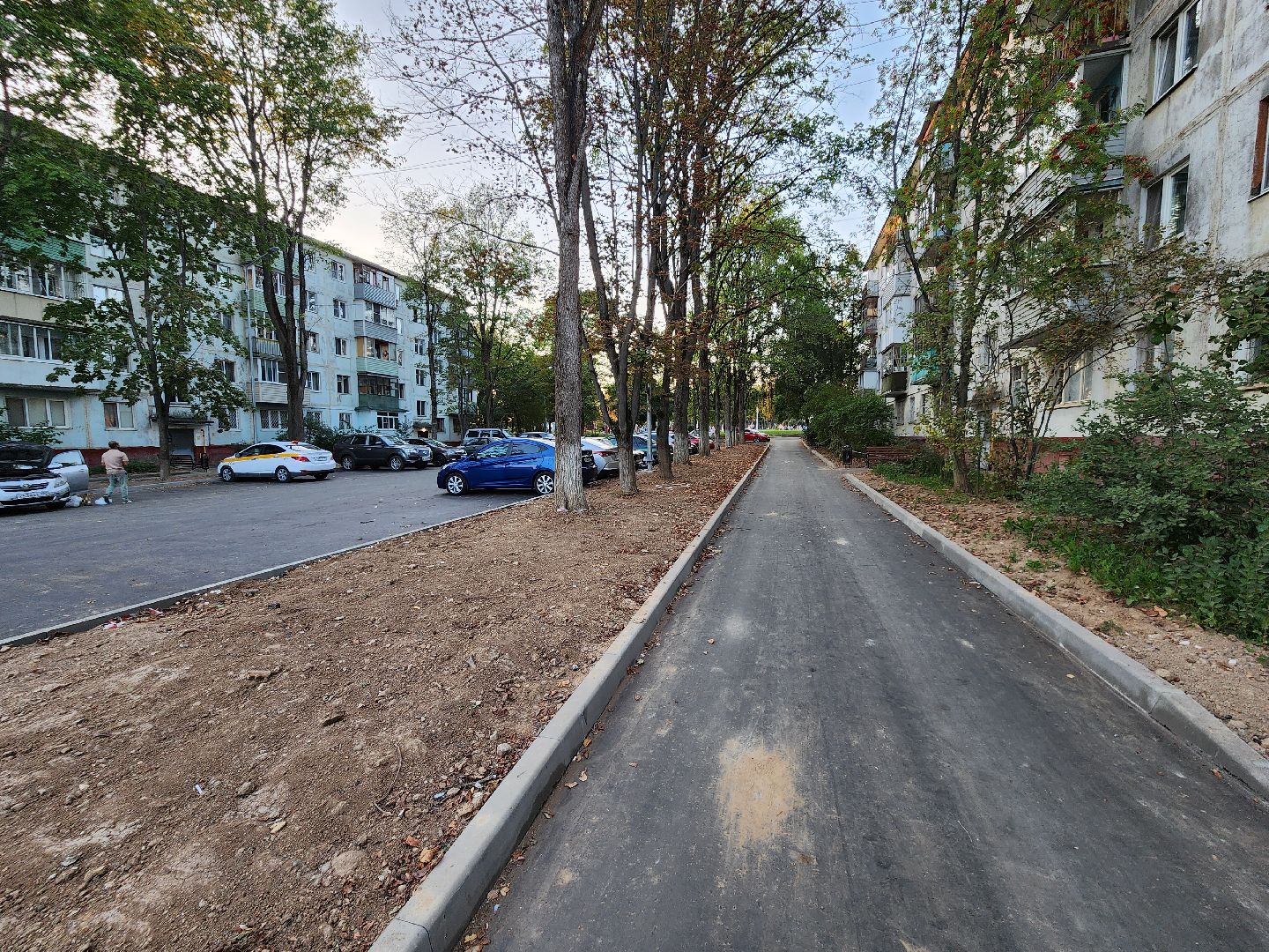 Чехов, улица Гагарина, комплексное благоустройство двора, дворовая территория, формирование комфортной городской среды, парковки, проезды, пешеходная дорожка,