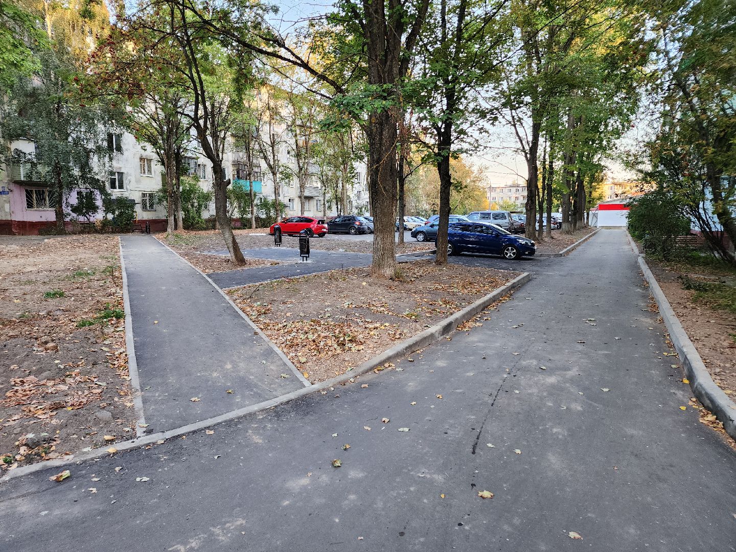 Чехов, улица Гагарина, комплексное благоустройство двора, дворовая территория, формирование комфортной городской среды, парковки, проезды, пешеходная дорожка,