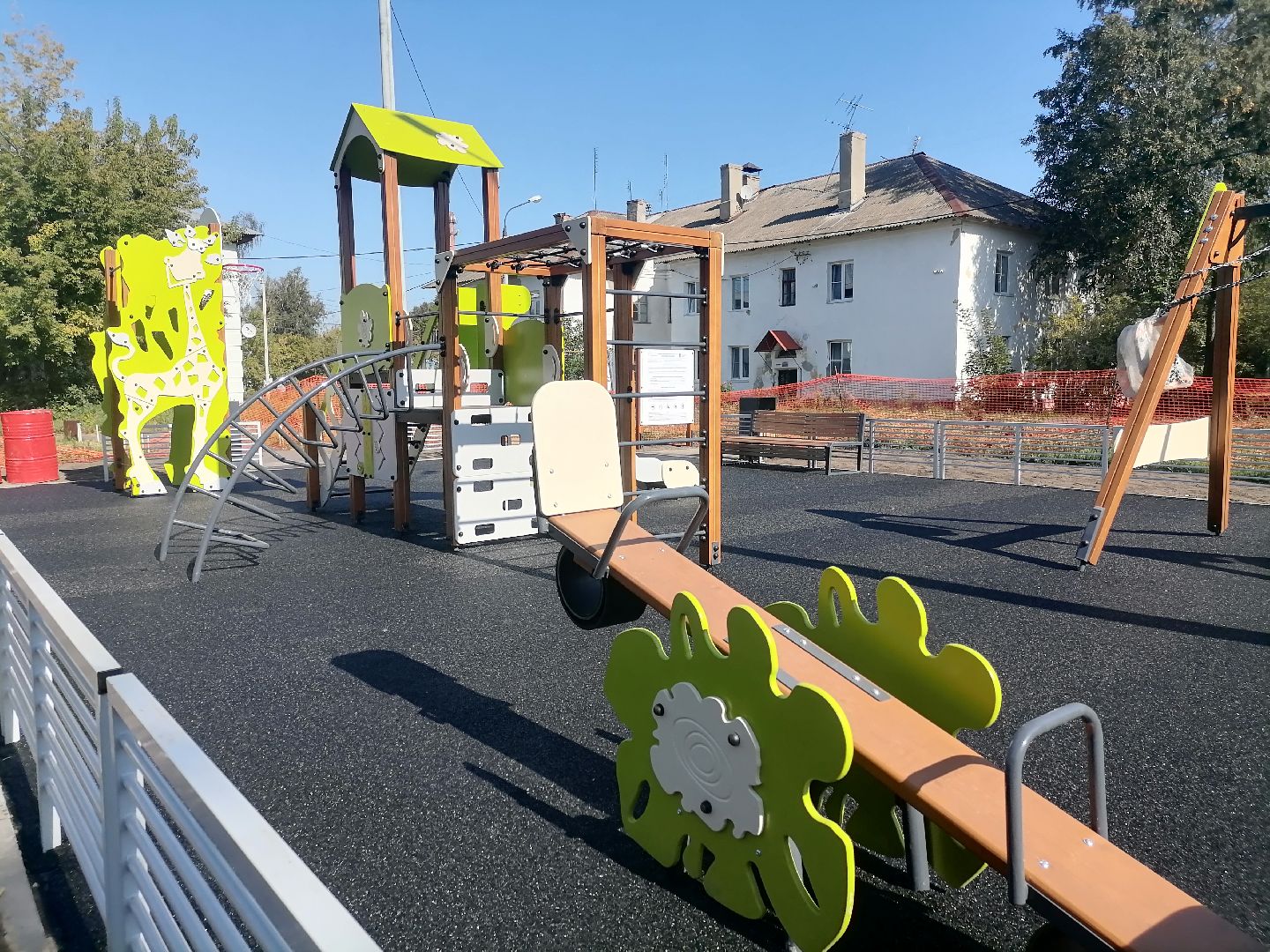 строительство детской площадки, демихово, орехово-зуевский округ, благоустройство дворов в подмосковье,