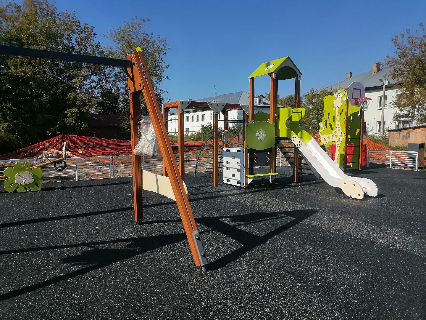 строительство детской площадки, демихово, орехово-зуевский округ, благоустройство дворов в подмосковье,