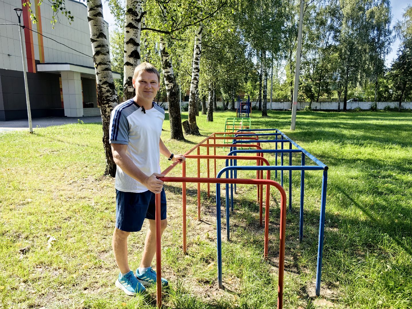 физкультура, спортивный инвентарь, обручи, мячи, спортивная площадка, мини-футбол,