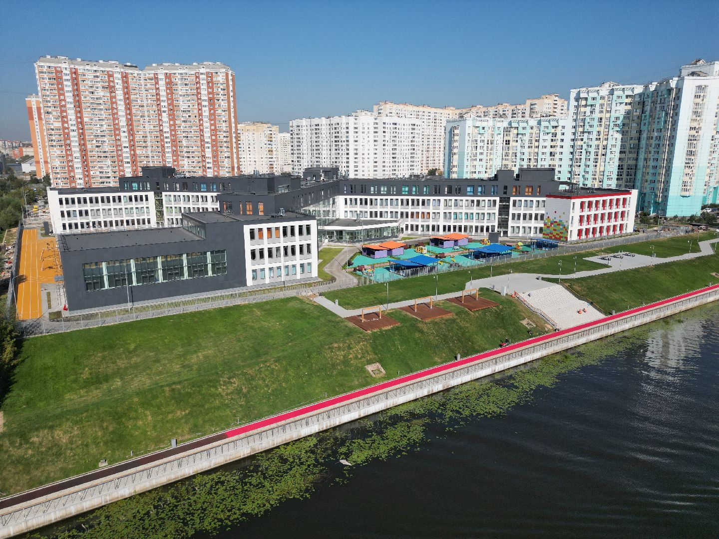 видео с коптера, школа, красногорск,