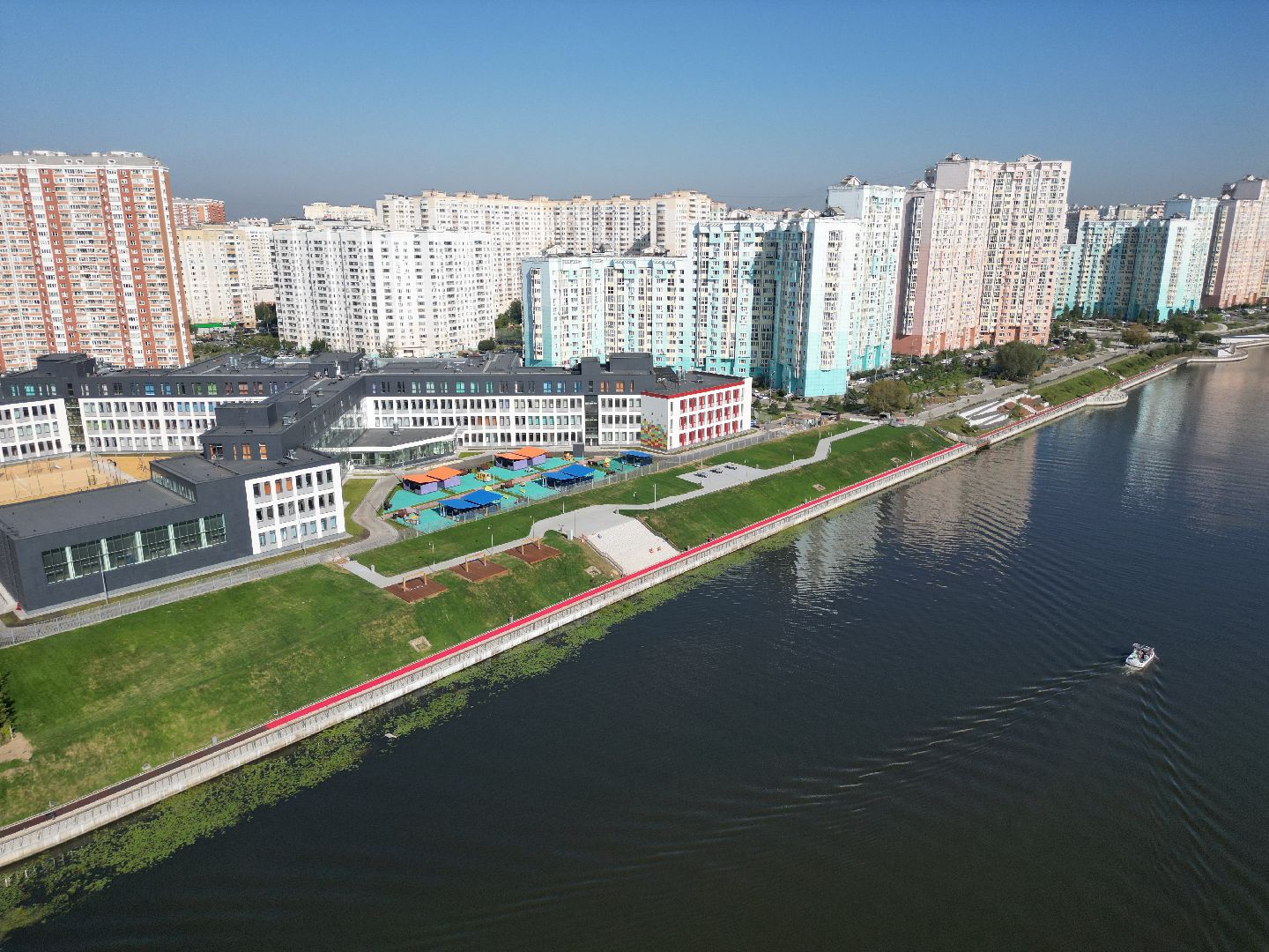 видео с коптера, школа, красногорск,