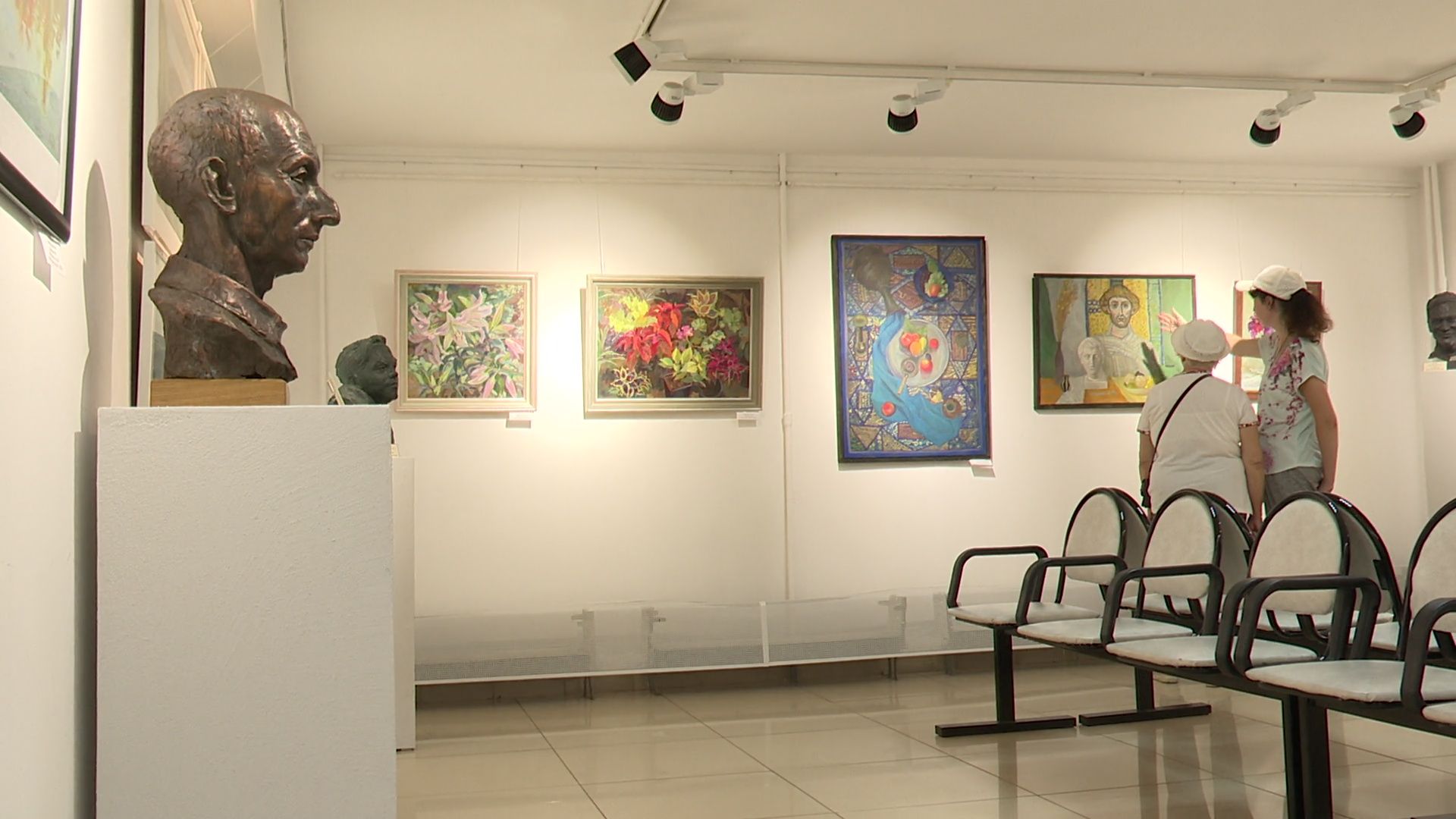 Реутов, выставка, Виталий Казанский, скульптуры, картины,день города,