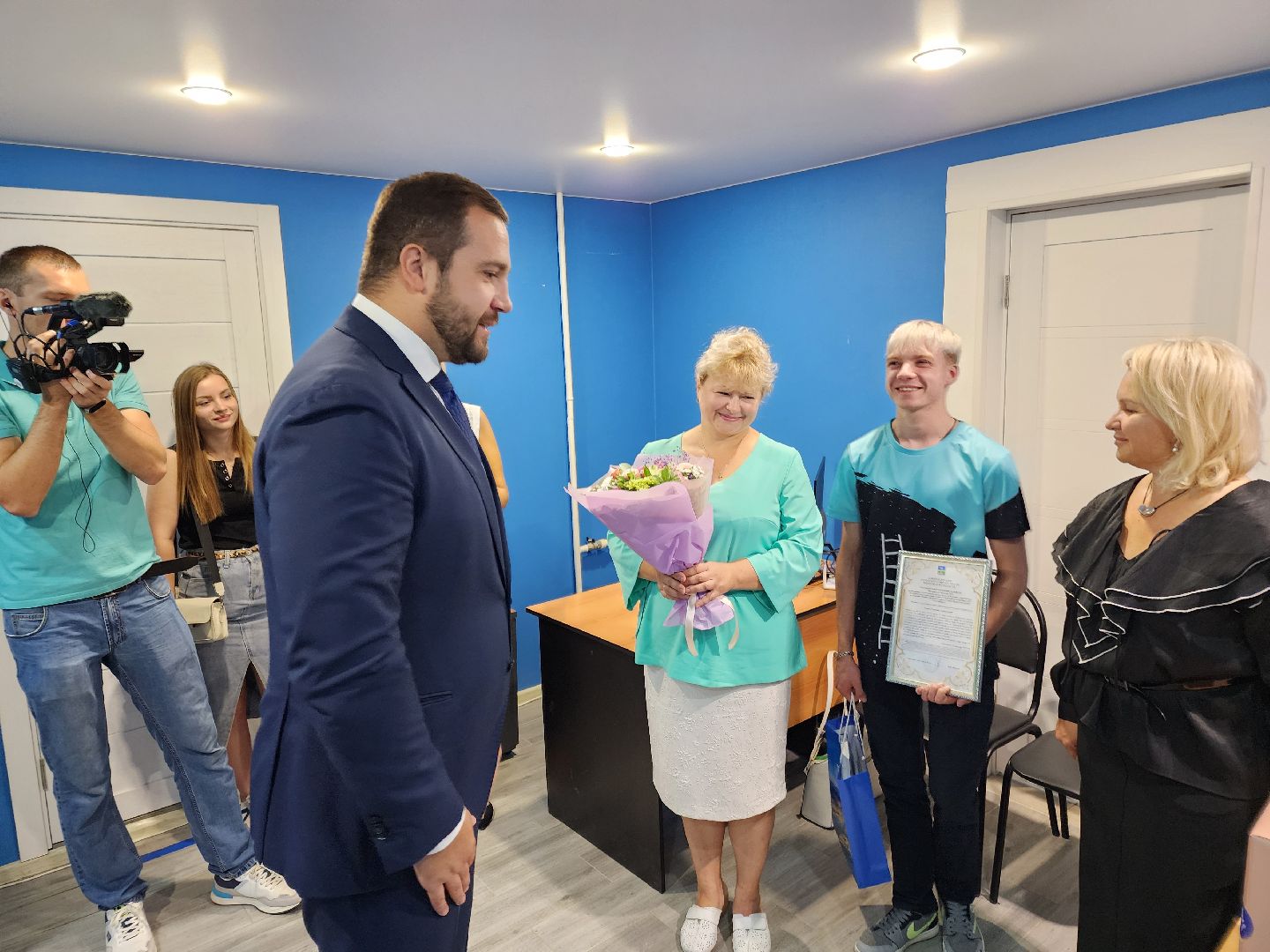 Чехов, государственный жилищный сертификат, вручение, дети-сироты, дети оставшиеся без попечения родителей, госпрограмма Московской области Жилище, Владимир Буренин, глава округа Михаил Собакин,