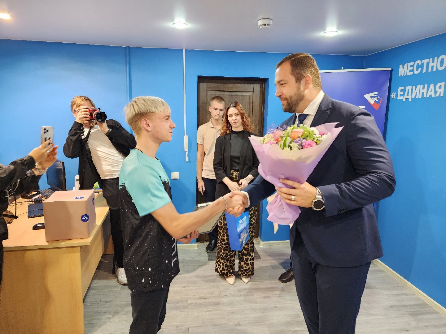 Чехов, государственный жилищный сертификат, вручение, дети-сироты, дети оставшиеся без попечения родителей, госпрограмма Московской области Жилище, Владимир Буренин, глава округа Михаил Собакин,