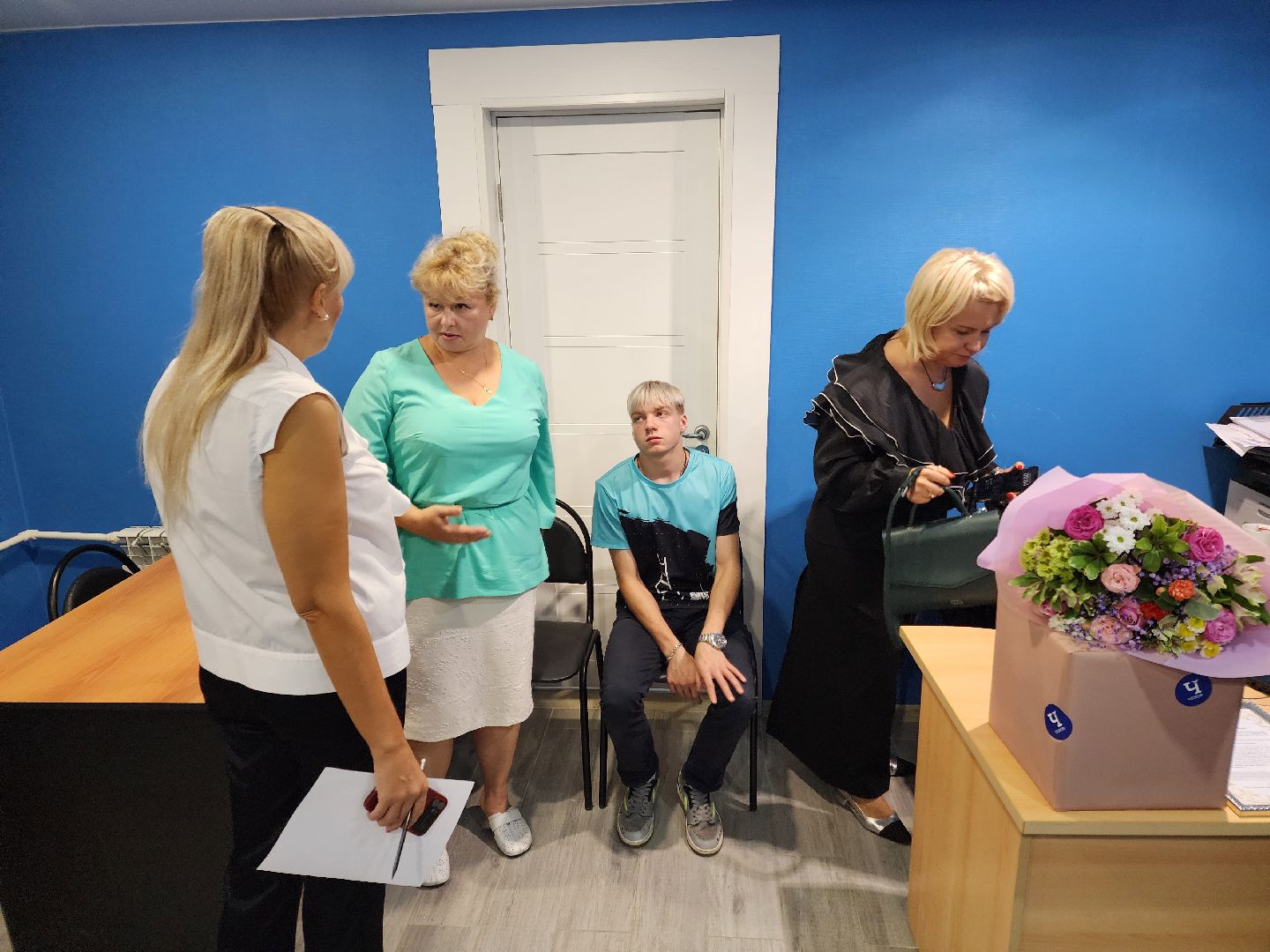 Чехов, государственный жилищный сертификат, вручение, дети-сироты, дети оставшиеся без попечения родителей, госпрограмма Московской области Жилище, Владимир Буренин, глава округа Михаил Собакин,