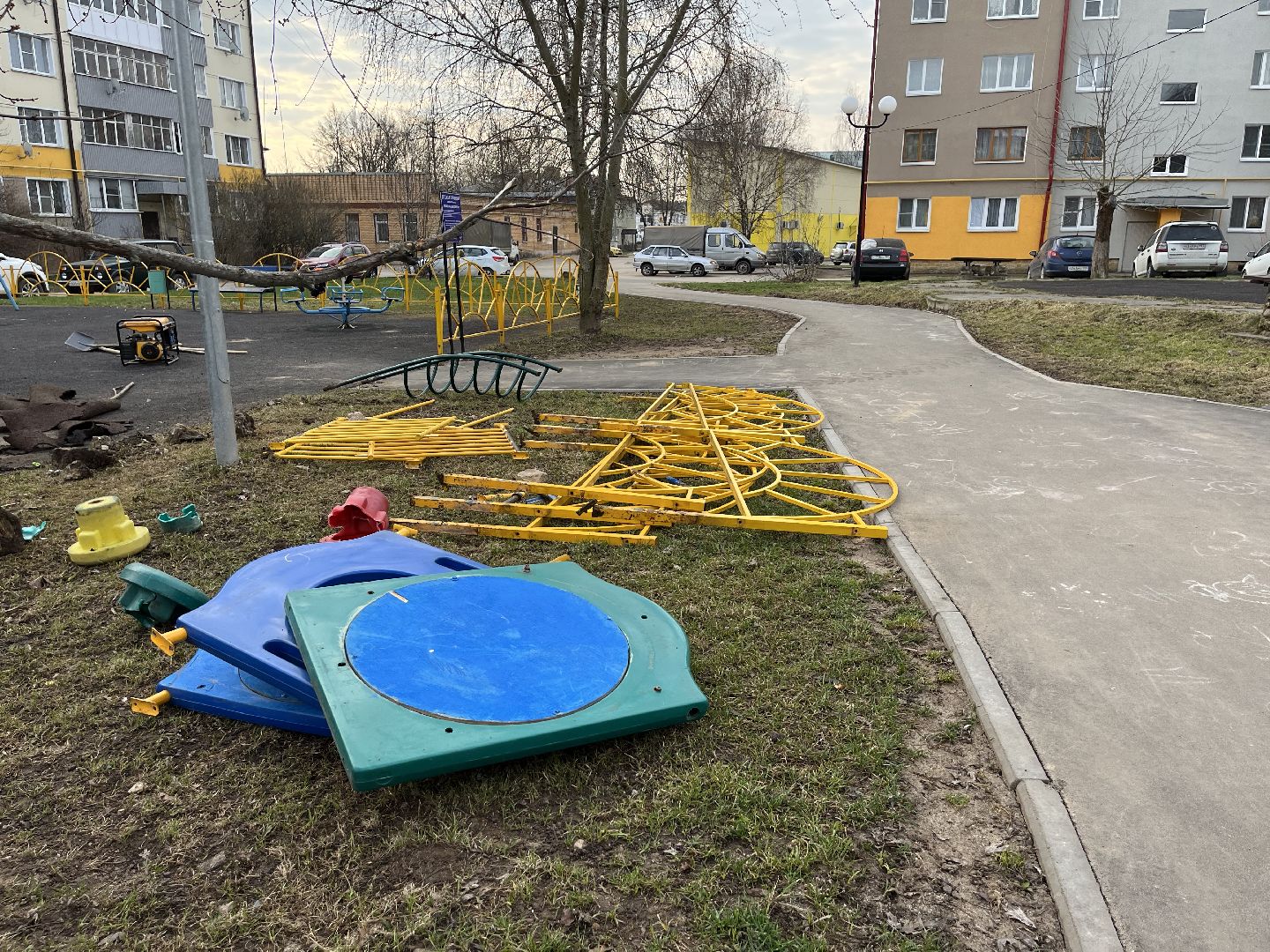 Шаховская, детская площадка, демонтаж
