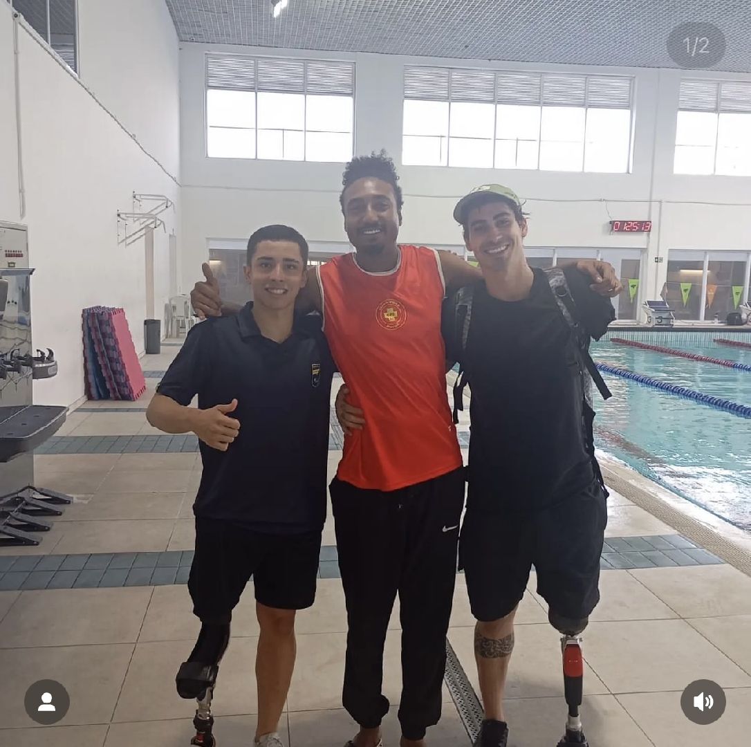 Паралимпиада-2024 в Париже, влагостойкий модуль, волейбол, плавание, углепластиковые стопы, компания МЕТИЗ, Протезирование, Талиссон Энрике Глок, пловец,