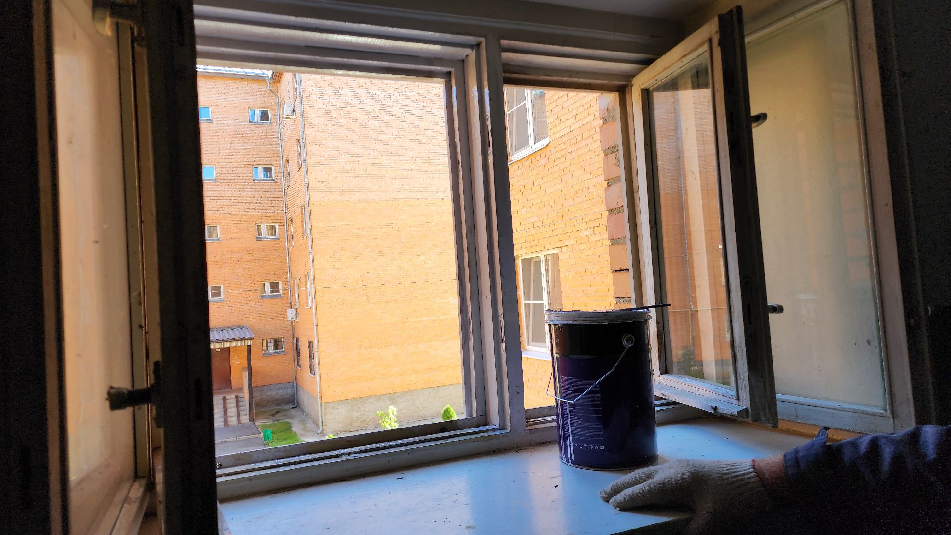 Бронницы, Поселок Горка, Покраска окон, Подготовка к зимнему периоду,