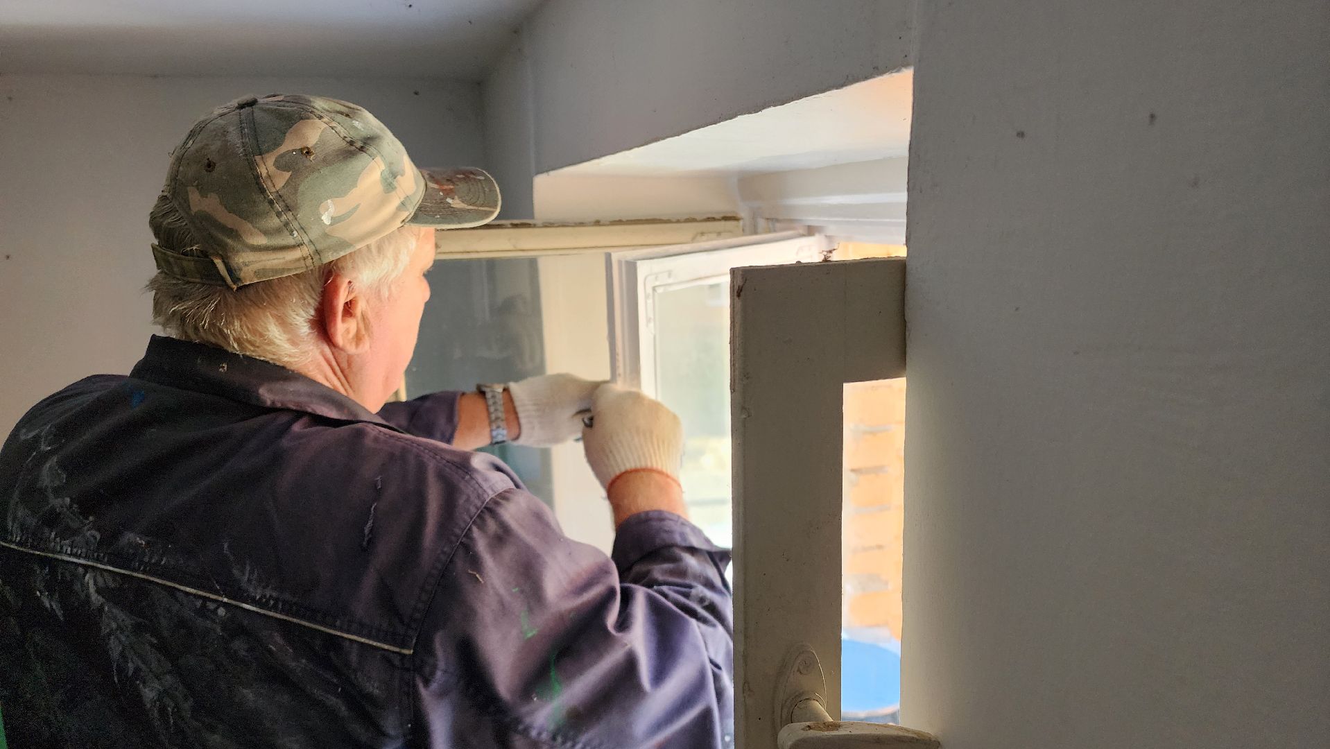 Бронницы, Поселок Горка, Покраска окон, Подготовка к зимнему периоду,