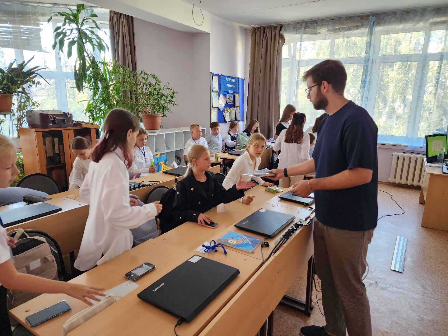 Чехов, школа 3, новые учителя, молодые преподаватели, семья педагогов, Анастасия Гроза, Даниил Гроза, поддержка учителей,