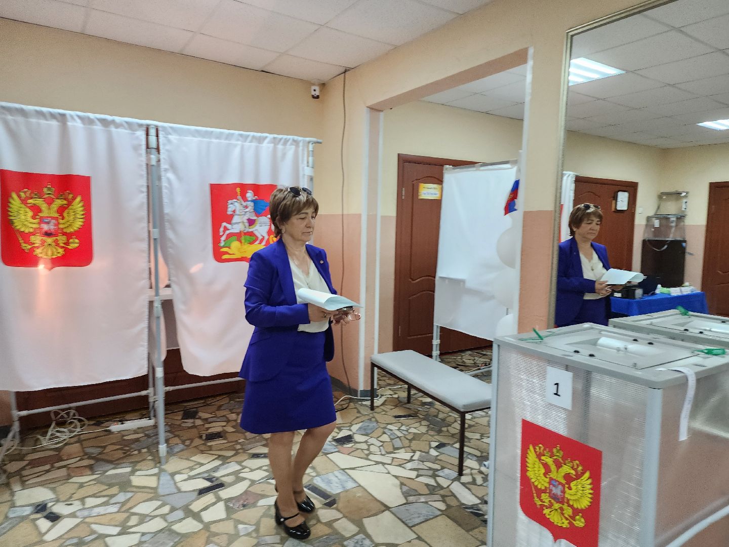 муниципальные выборы 2024, выборы депутатов в совет депутатов, ленинский округ, почетный гражданин голосует, жители делают свой выбор,