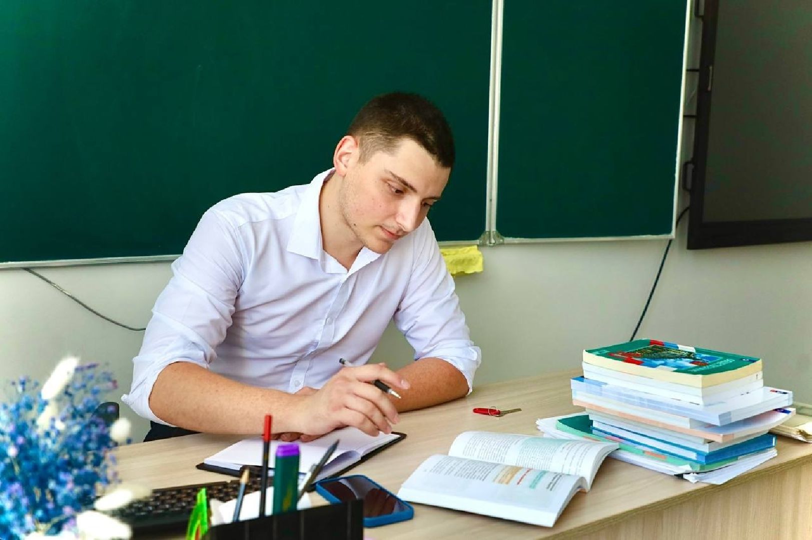 серпухов, подмосковье, новый учитель в школе,