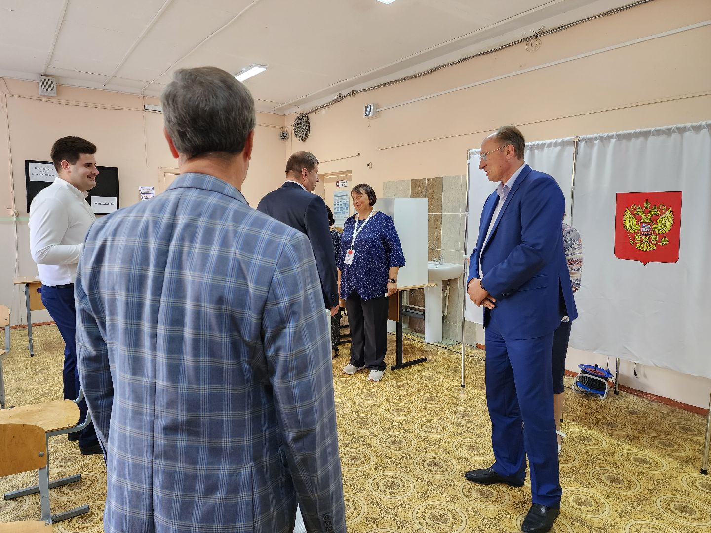 раменское, выборы, депутат московской областной думы посетил избирательные участки в Раменском,