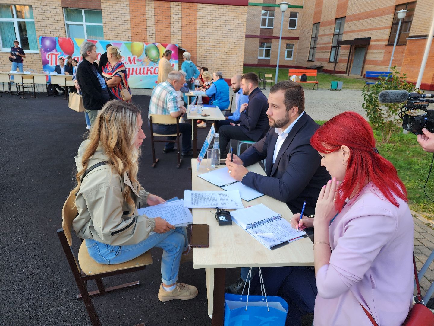 Чехов, поселок Любучаны, выездная администрация, встреча с жителями, обращения жителей, СНТ Флора, деревня Леониха, вывоз мусора, обращение с ТКО, контейнеровоз, электроснабжение, скачки напряжения, Россети,