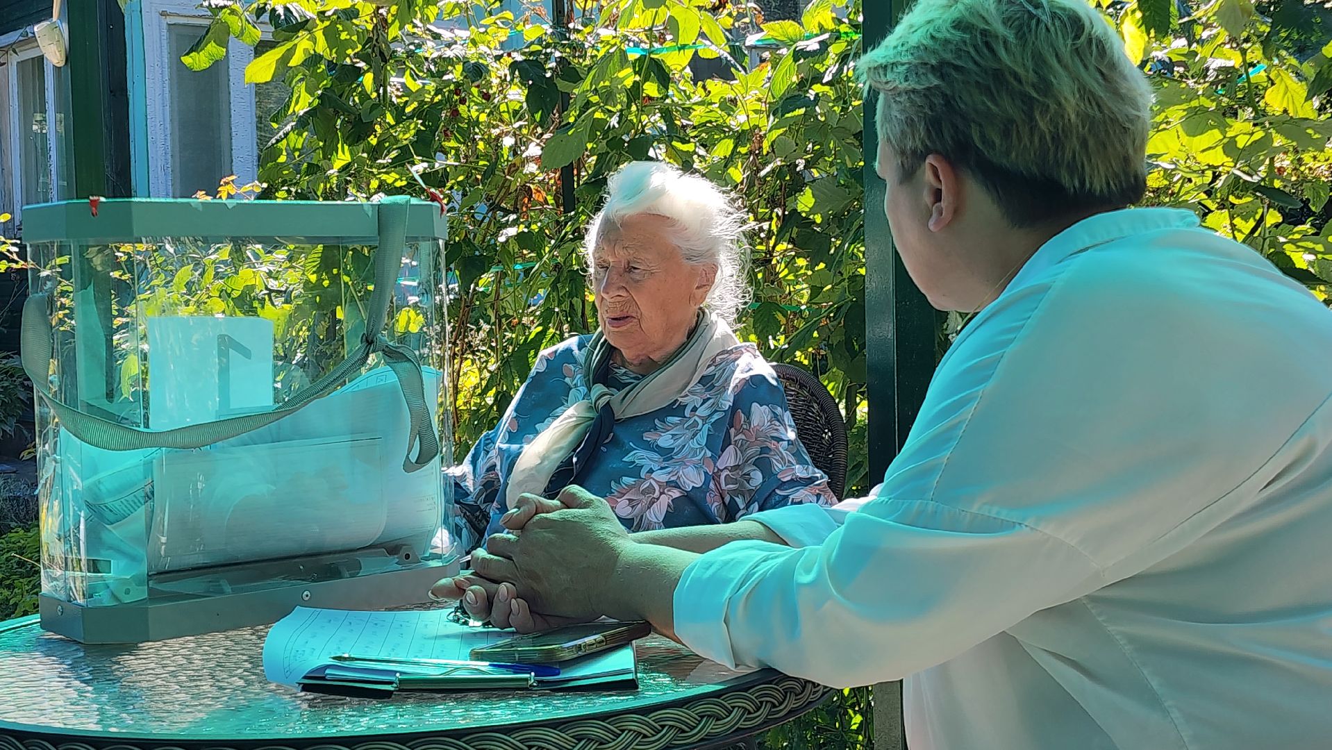 Бронницы, Выборы депутатов, Голосование на дому, Ветеран голосует,