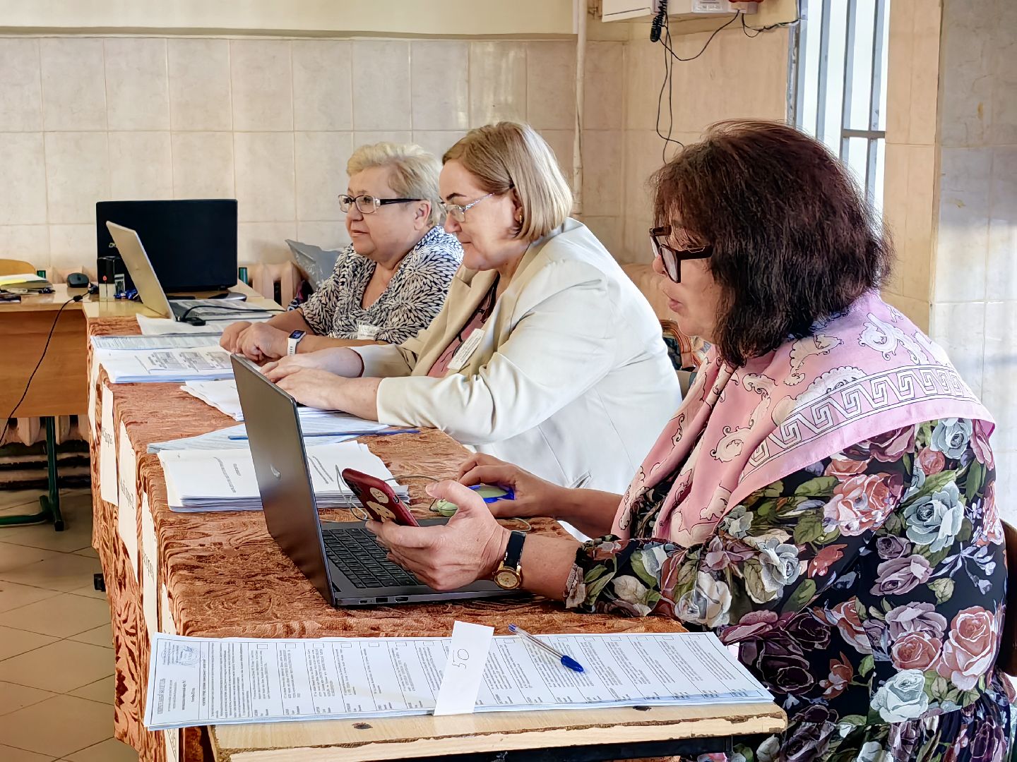 выборы, уик, безопасность, металлодетектор, полиция, камеры видеонаблюдения,