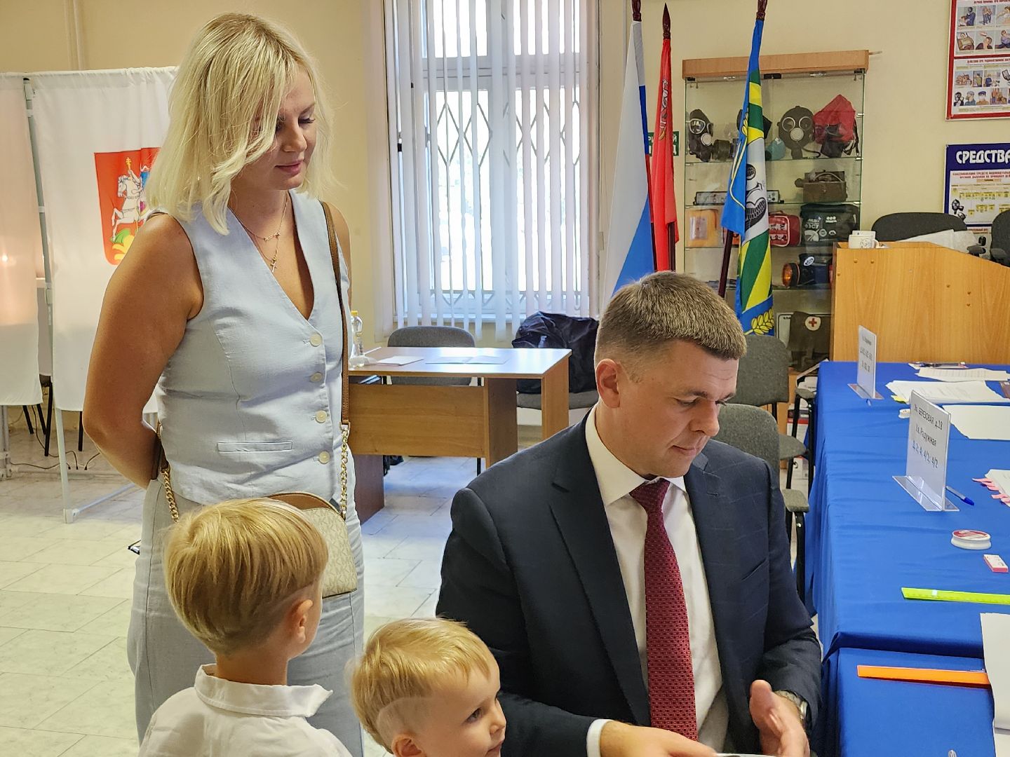 выборы 2024, голосование за депутата, выборы в совет депутатов ленинского округа, шабалкин, почетный гражданин голосует, видное,