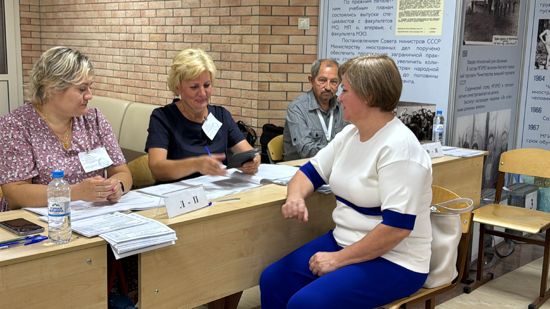 Выборы-2024, Одинцово, Лазутина голосует,