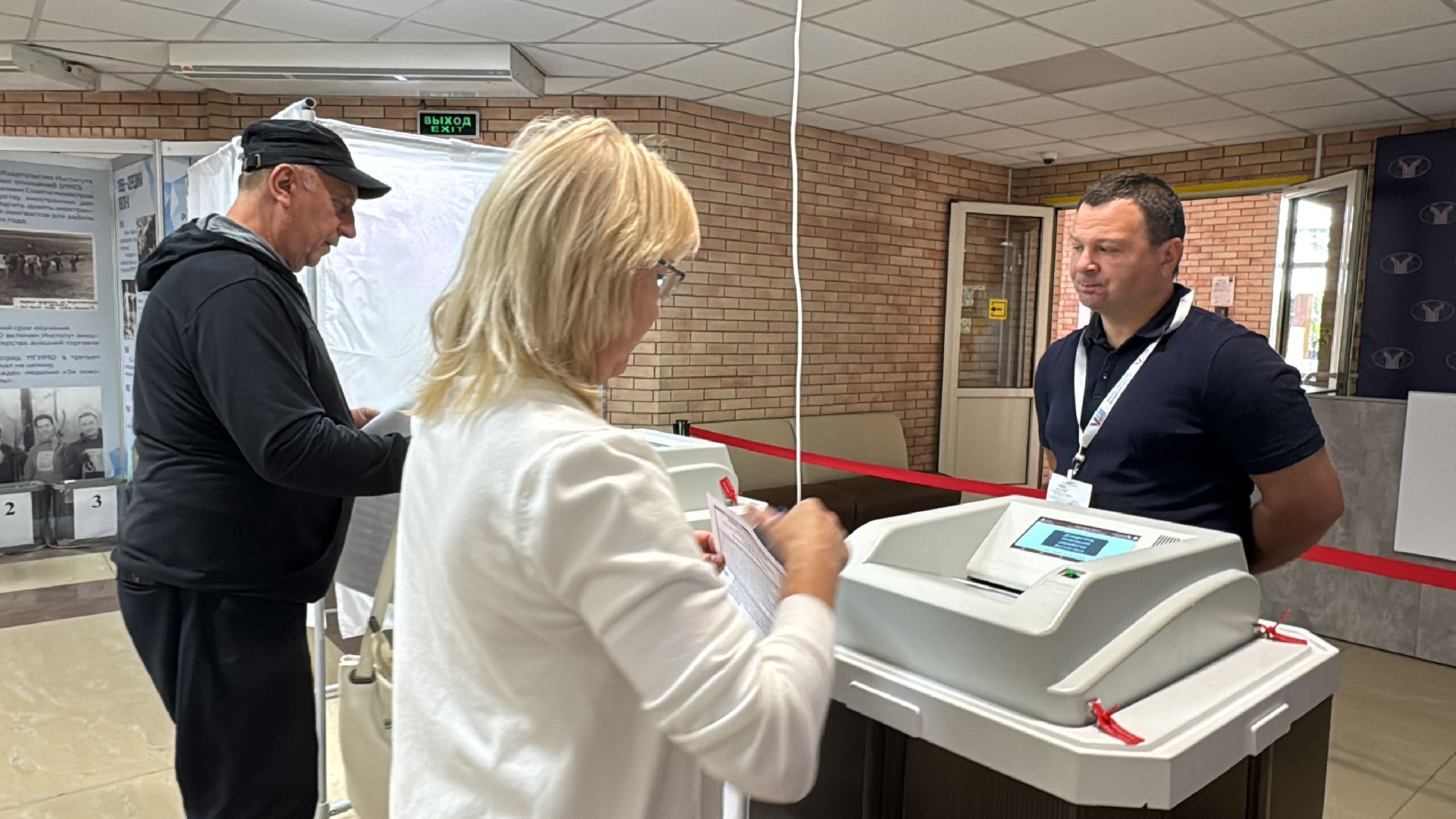 Выборы-2024, Одинцово, Лазутина голосует,