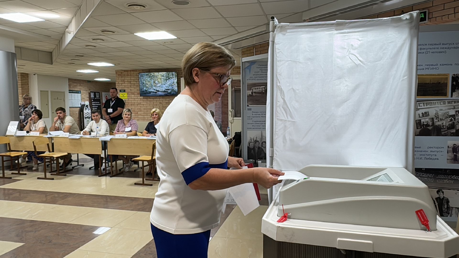 Выборы-2024, Одинцово, Лазутина голосует,