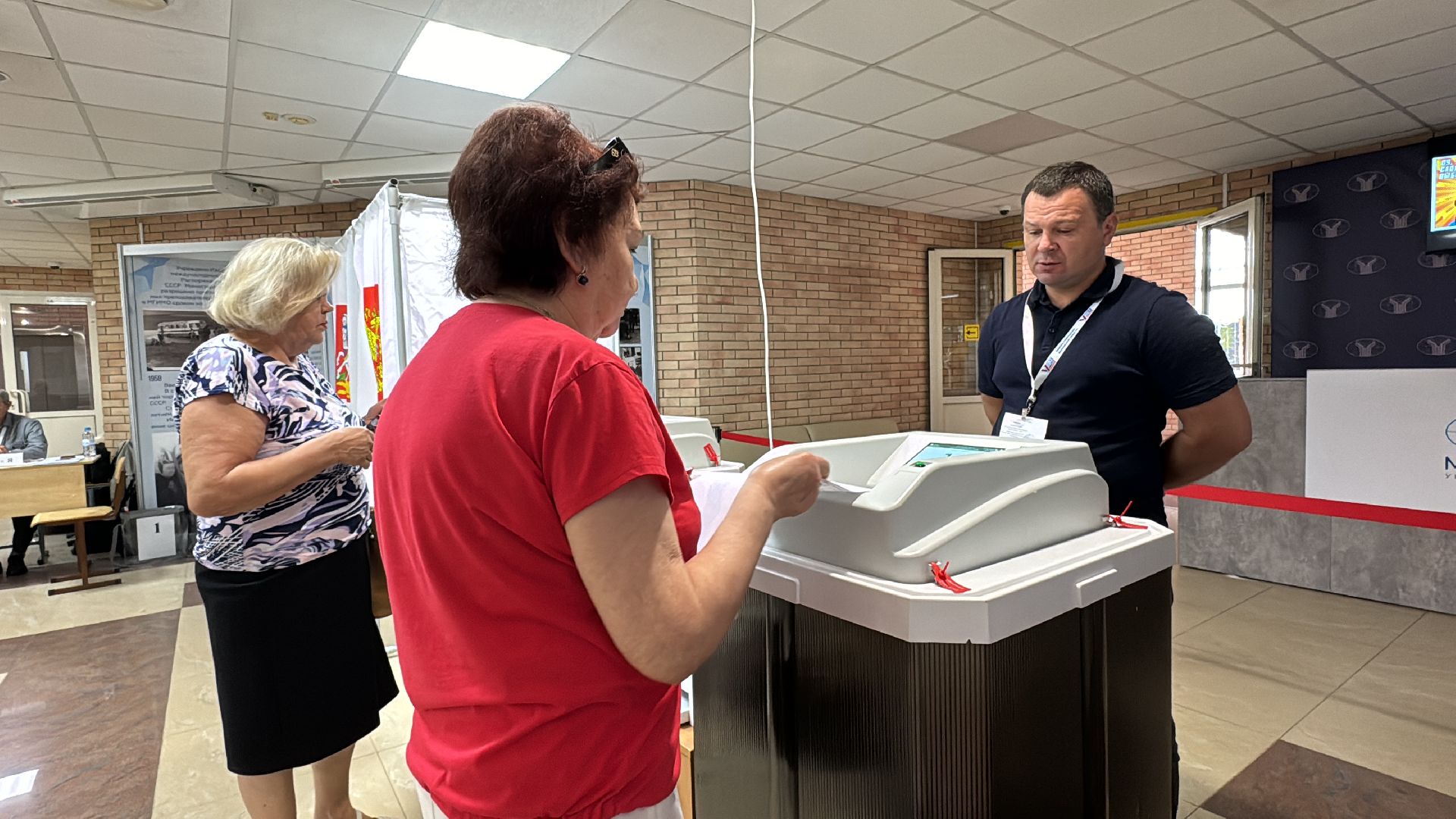 Выборы-2024, Одинцово, Лазутина голосует,